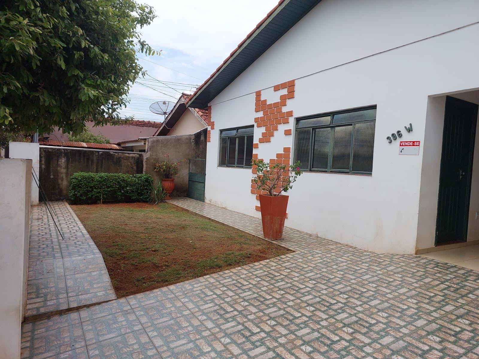 4 QUARTOS MAIS SALA COMERCIAL NO CENTRO