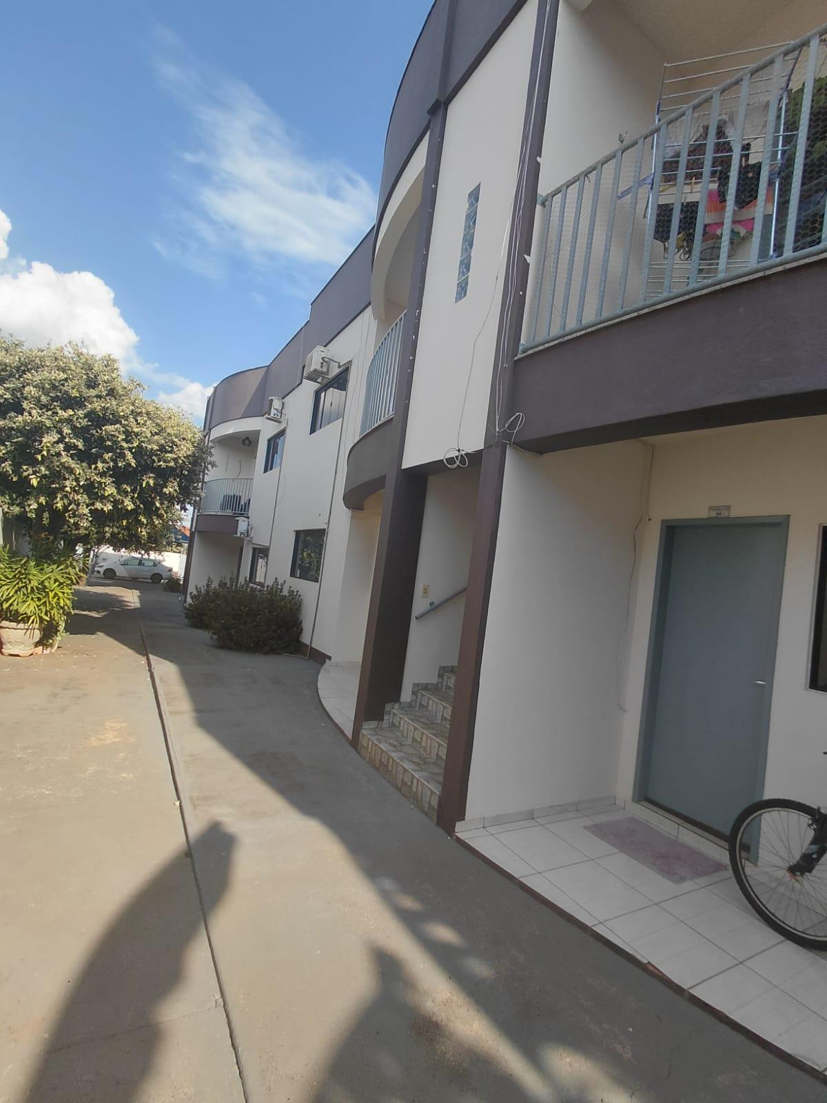 RESIDENCIAL SOLARES COM 8 APARTAMENTOS