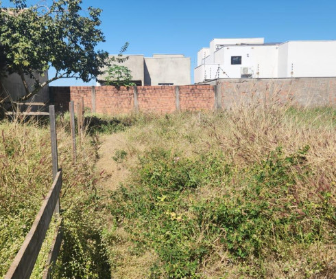 TERRENO NO JARDIM PORTO SEGURO 