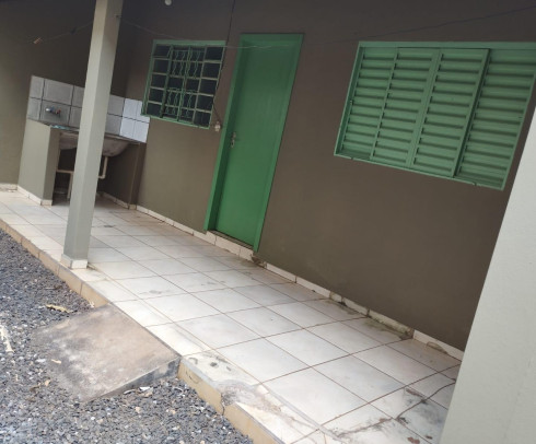 PROXIMO A MERCEARIA POPULAR COM 01 QUARTO