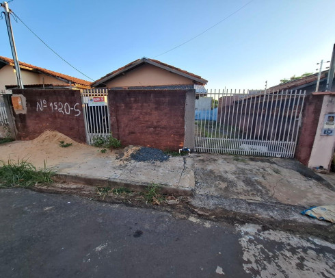 CASA COM 2 QUARTOS JARDIM ALTO ALEGRE